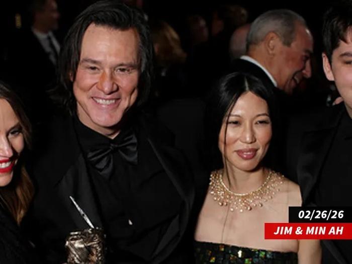 金凯瑞又结婚了！这次他娶的是一个比他小32岁的前韩国女团成员，，今年才32岁，