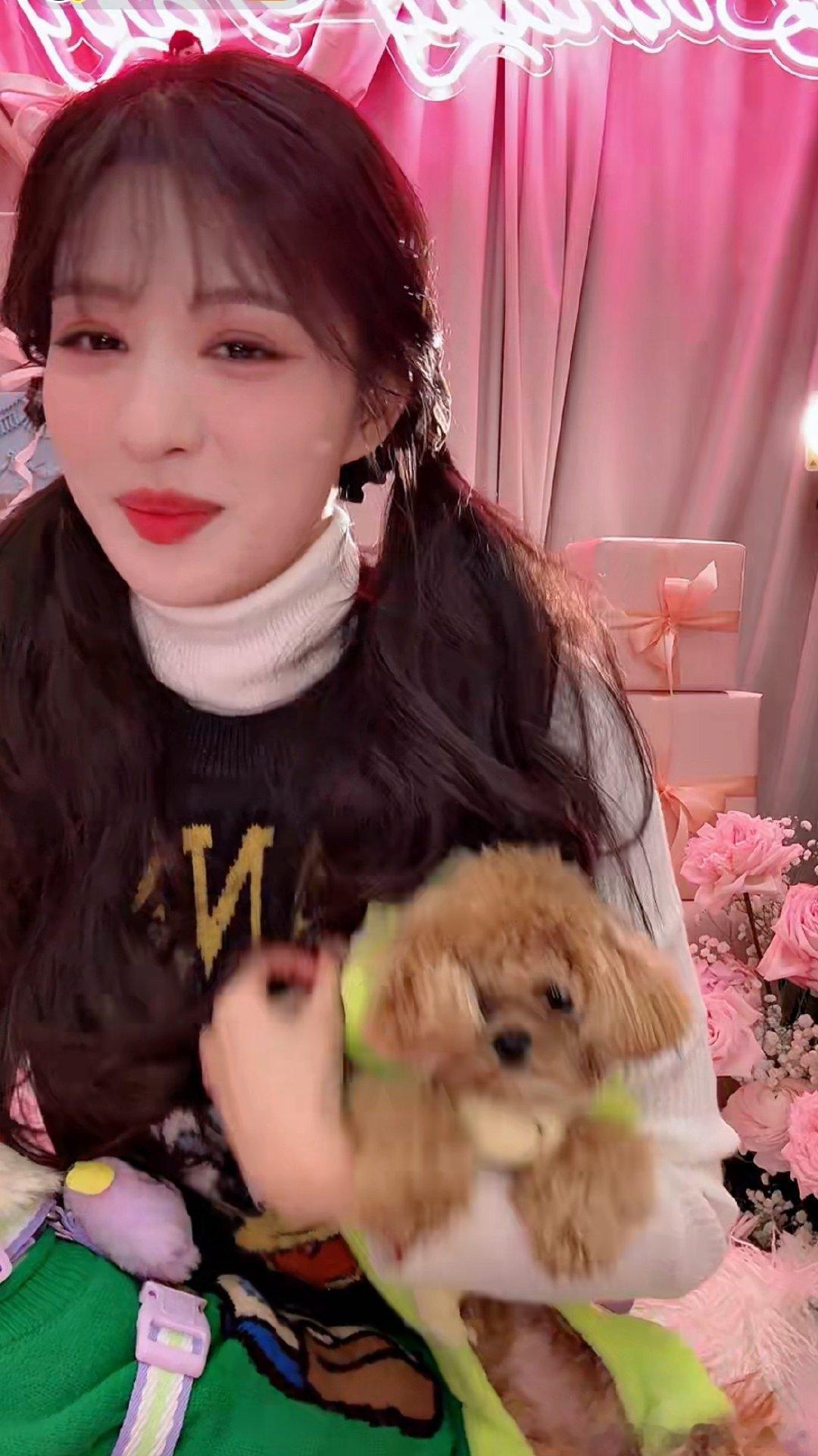 这个王楚然生日直播，双马尾好萌