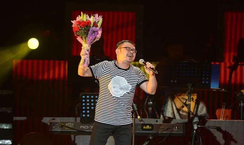 刀郎巡演堪称“行走的GDP”，南昌武汉两站揽25亿，济南站带火周边。这次重