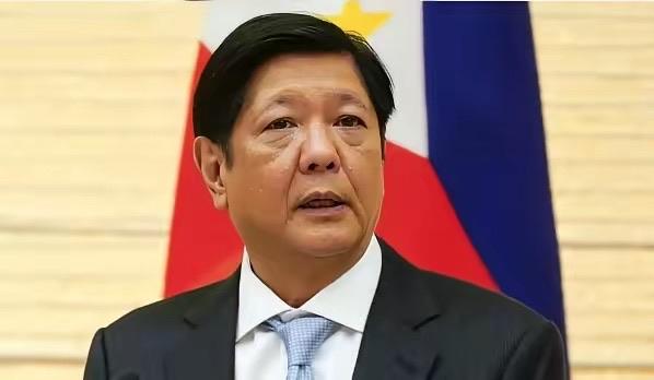 解放军照明弹直接打上去了！菲律宾海警飞机硬闯南沙美济礁、渚碧礁上空，无线电警告在