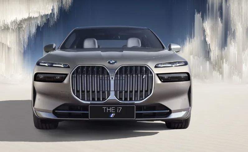 宝马开年大降价：豪华车的“遮羞布”终于扯破了！2026开年，宝马一记“价格惊雷