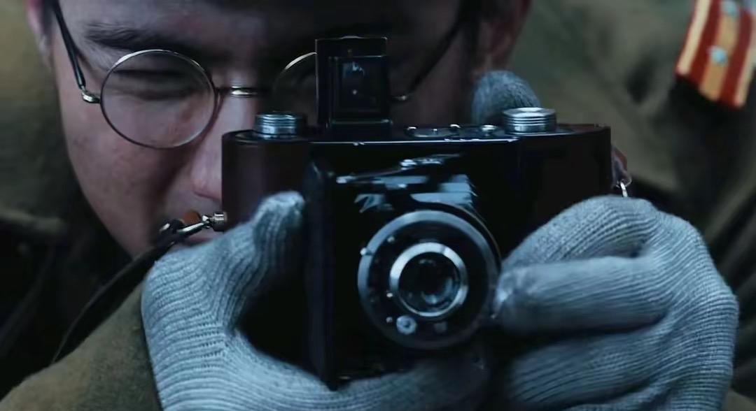 《南京照相馆》在海外热映，引发外国观众强烈共鸣。法国观众大卫痛斥日军摔婴“丧失人