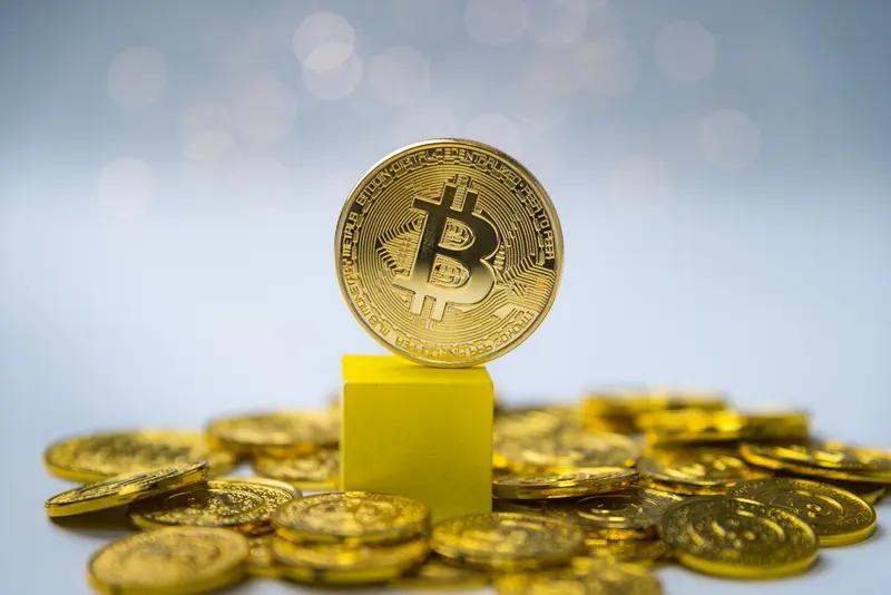 2025男性理财避坑指南！这3个“稳赚”陷阱，40岁后别碰！30-50岁是财富