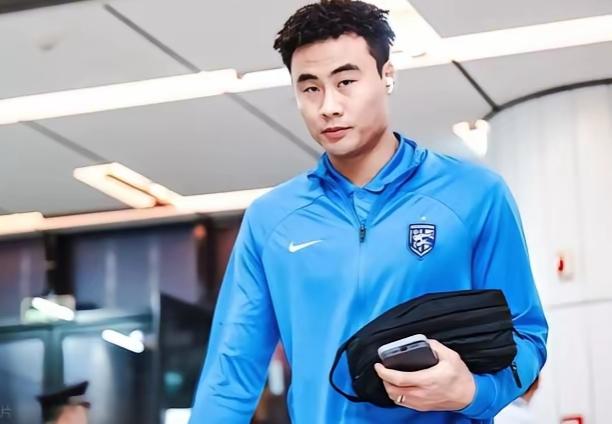 山东泰山要签朴志洙?武汉三镇韩国中卫朴志洙合同已到期，不出意外，下赛季他将继续