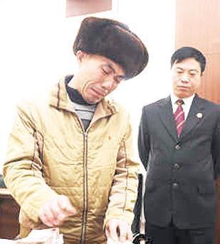 2005年，一男子在监狱服刑了13年，还剩15天就刑满释放，不料这时检察官却突然
