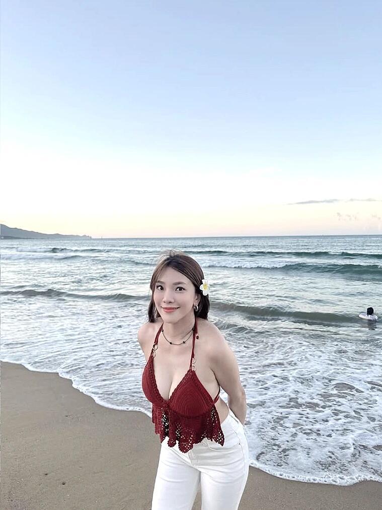小优好孝顺哦七夕带长辈去海边​​​