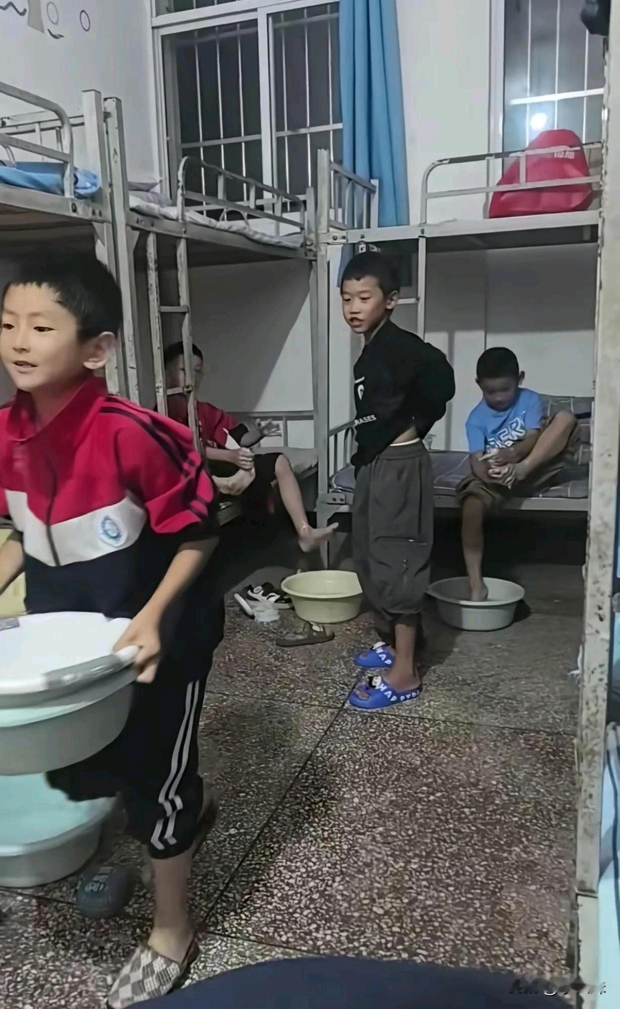 事实证明，脱离家长的守护，学生们也可以独立的！