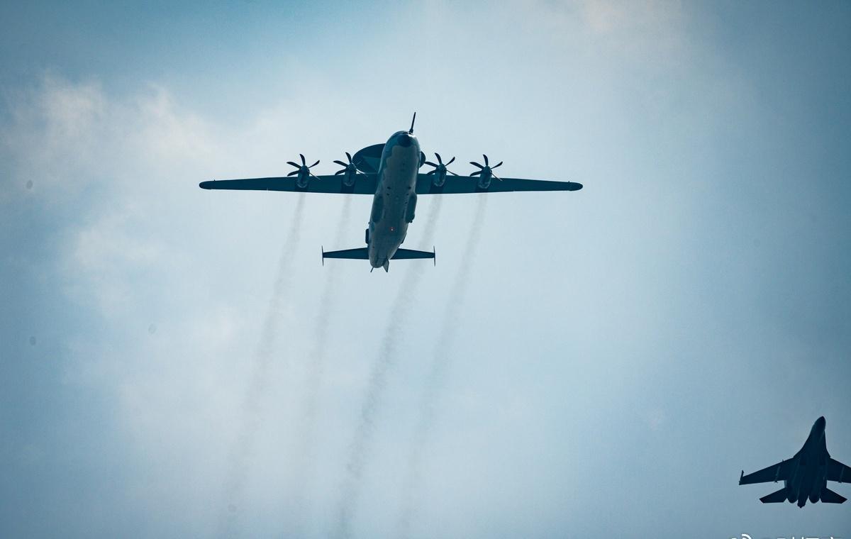 白俄罗斯的天空最近不太平。据该国国防部长赫列宁透露，光是去年8月以来，就有6起外