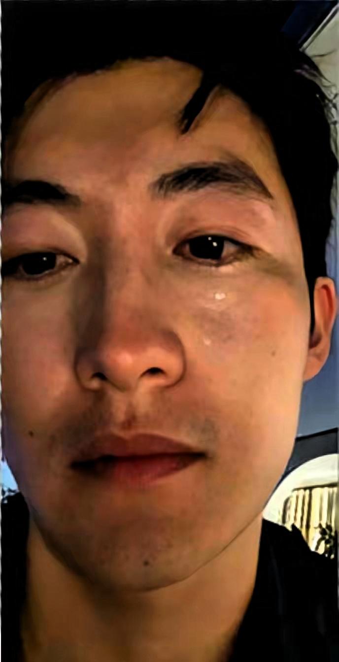 昨天看到大连这事儿，心里真不是滋味。男人一年到头每天干12小时，挤在闷热拥