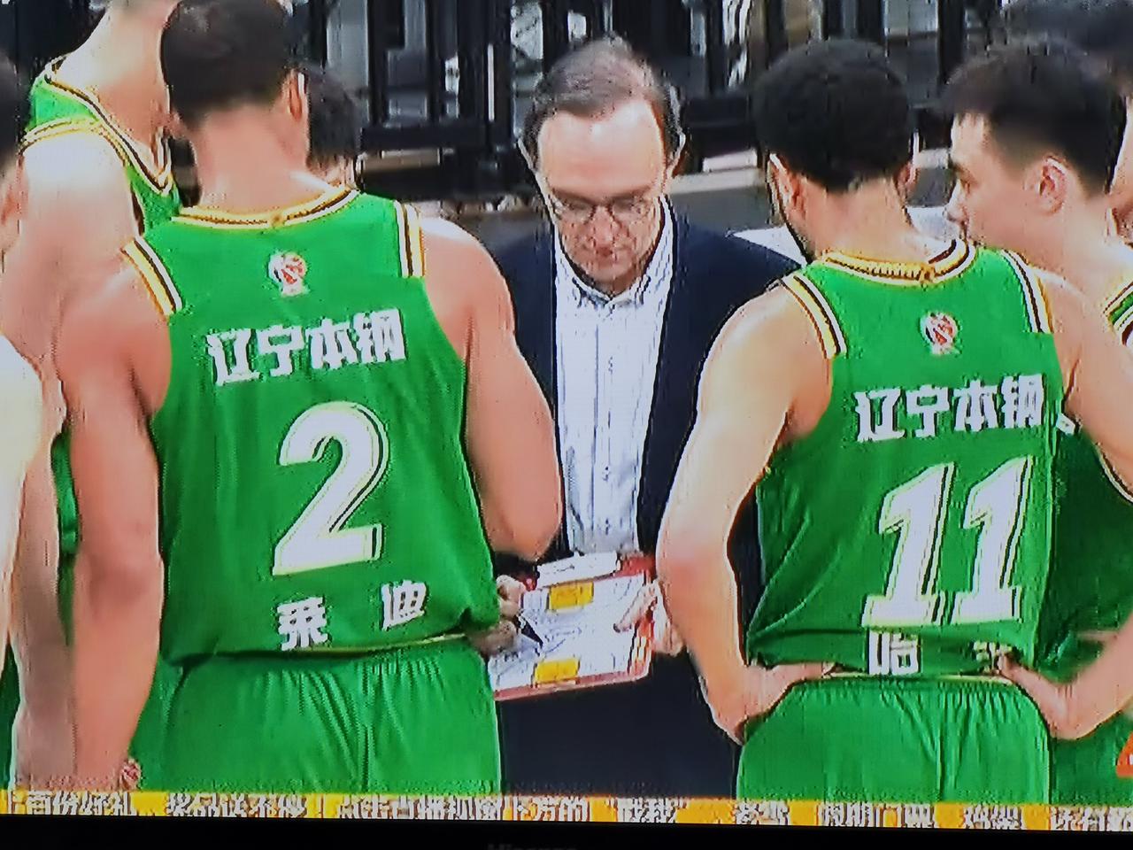 广东队意外战胜青岛队，给辽宁队带来三大不利因素，假如辽宁队明晚不能战胜青岛队，不