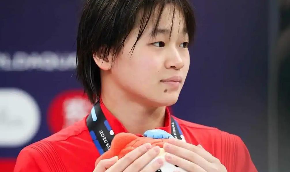 王者归来！全红婵战胜伤病发育关，复出即夺冠上演水花消失术