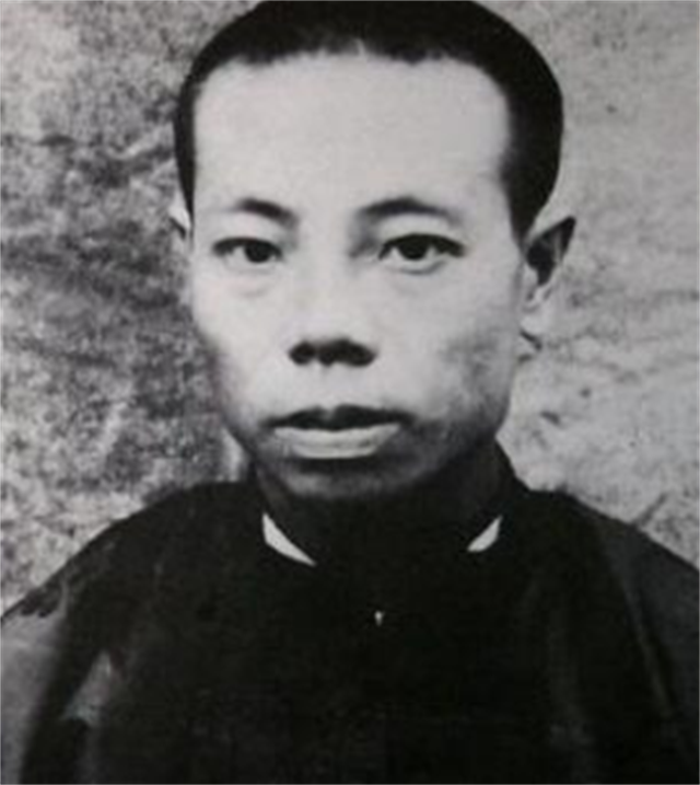 毛主席带着八百人马上井冈山，井冈山可是袁文才带着兄弟用生命打下的地盘。袁文才怕毛