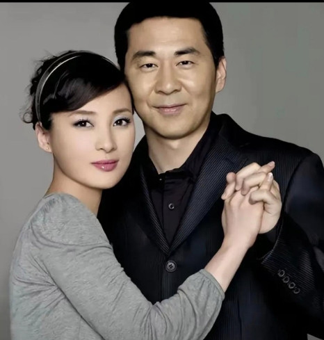 陈建斌的两个儿子，真是一个比一个有特点。大儿子虎虎，18岁，已经是个名副其实的学
