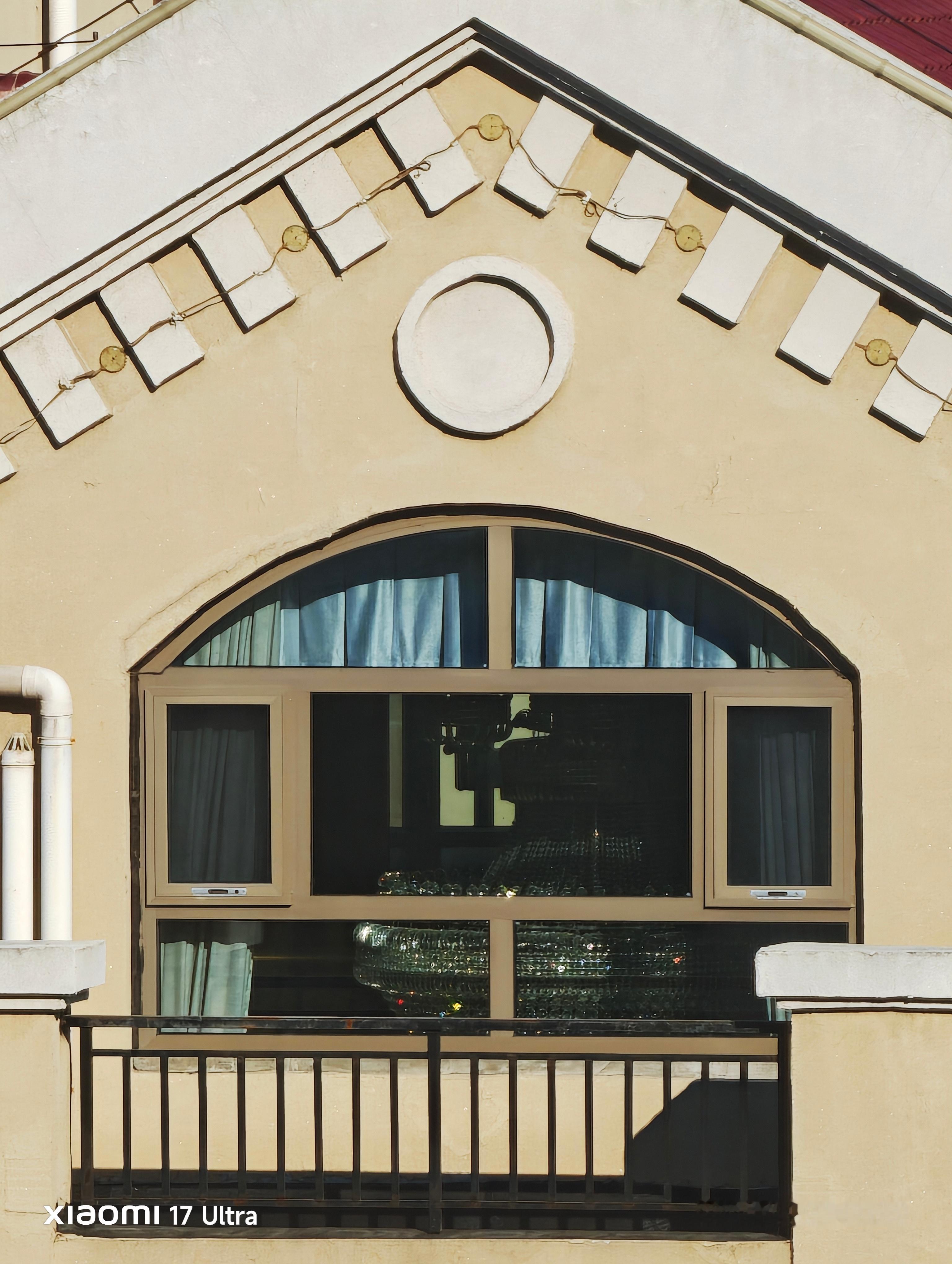 继续讨论小米17Ultra。第一张是小米17Ultra长焦拉到32倍拍摄的。