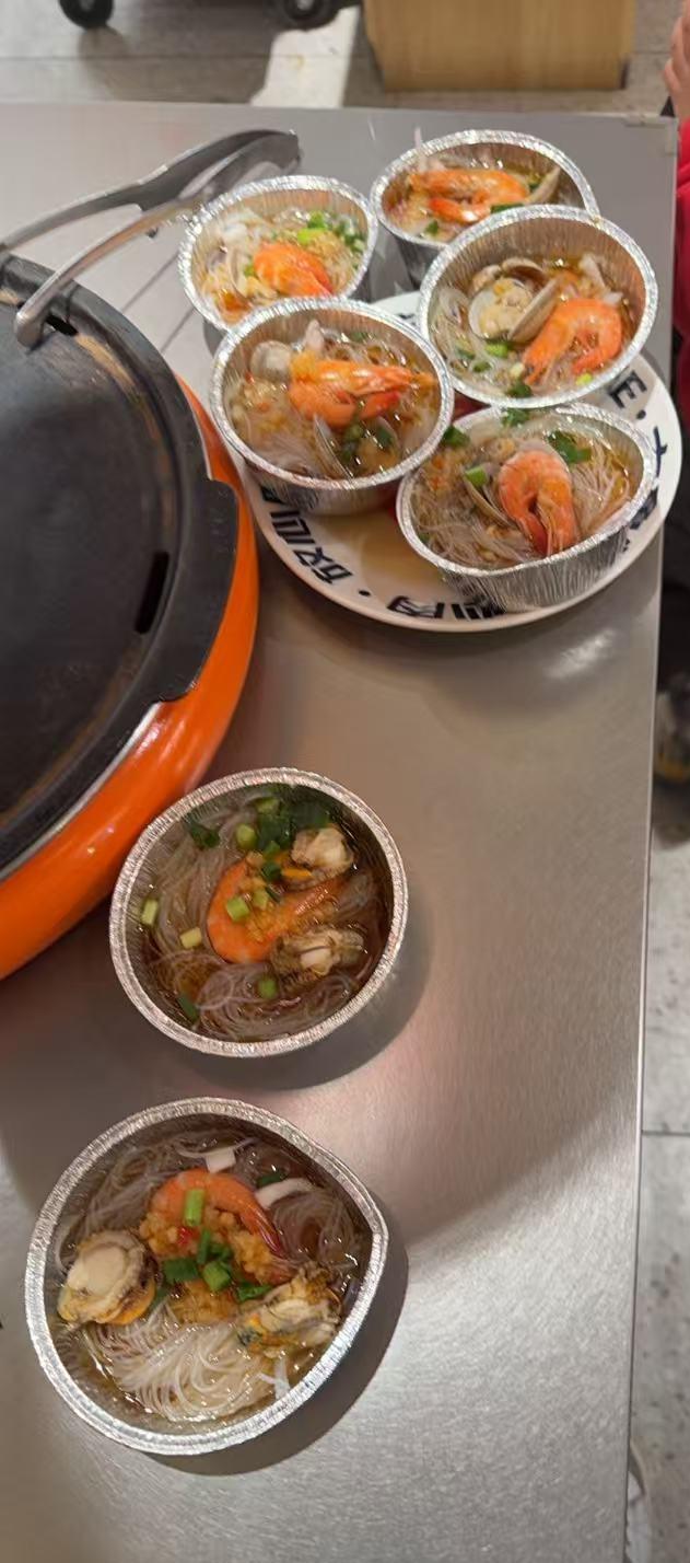 男人“疼小三超疼妻子”，表面看是情感选择，实则是人性弱点与社会漏洞的合谋。那些在