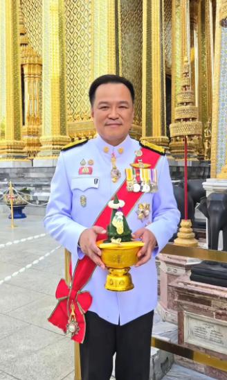 洪森要彻底栽了！西哈莫尼王权要回归洪森操控柬埔寨三十多年，总想靠柬泰冲突搞小