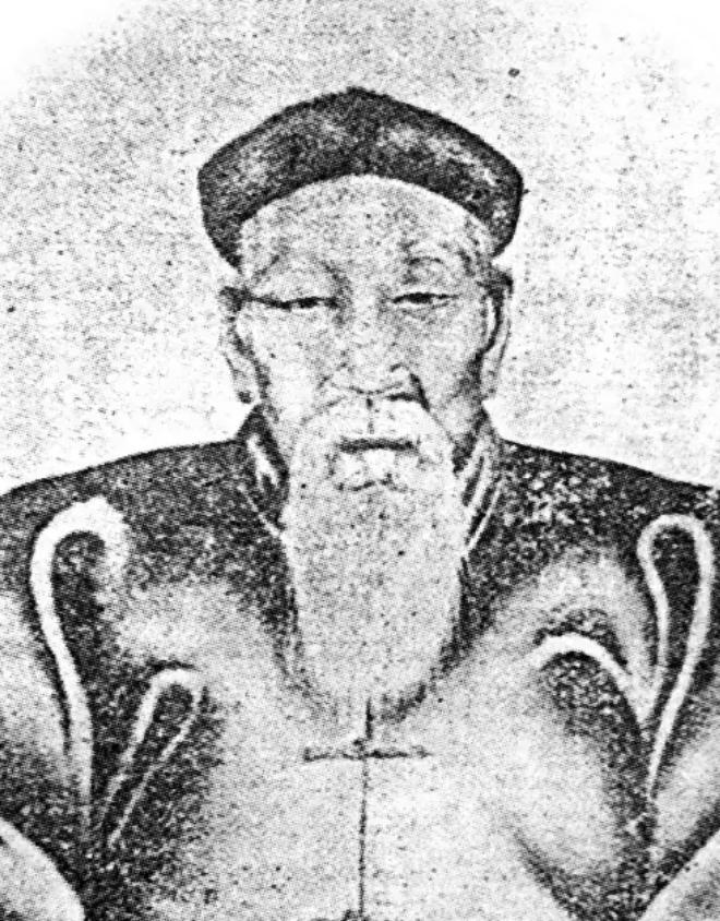 1747年，65岁的清廉之官孙嘉淦告老还乡。突然，乾隆收到密报，说他偷运十几箱黄