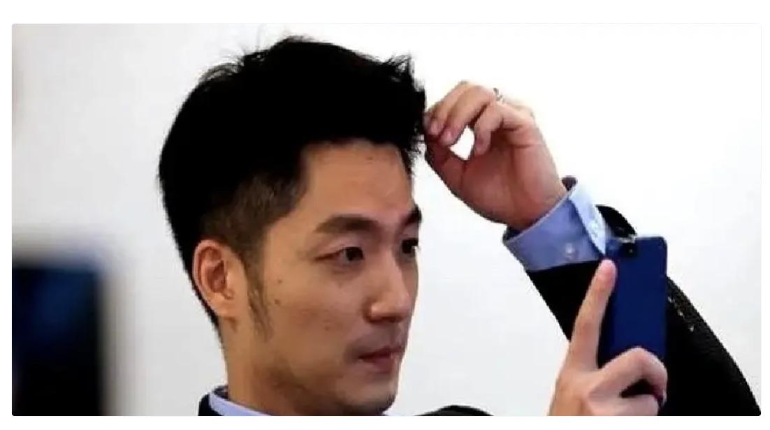 最近蒋万安这一举动,让不少人目瞪口呆。上午还和郑丽文笑着握手,下午立刻反转,直接