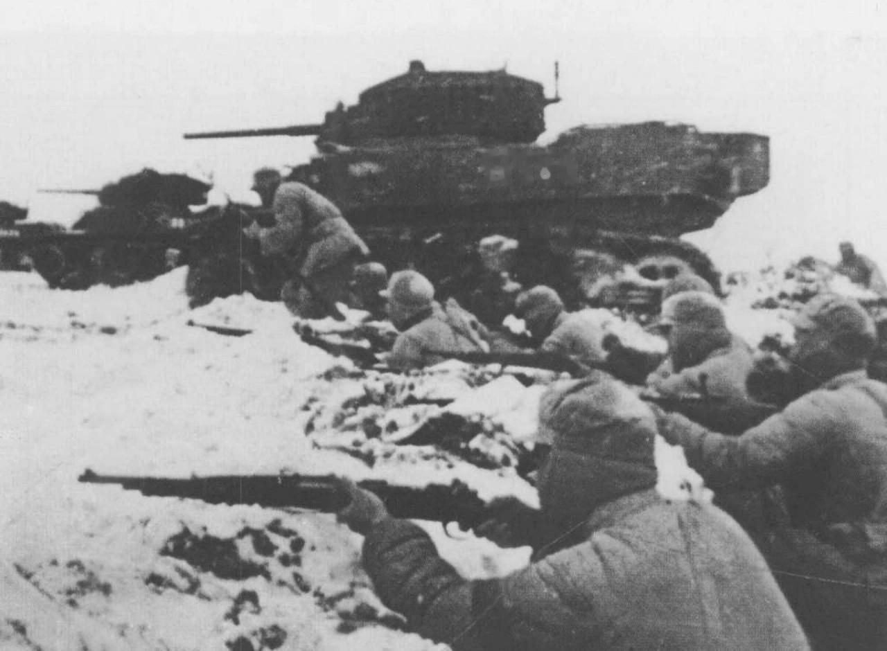 1948年双堆集，中野十多万人围攻黄维12万精锐，血战近一个月啃不动，粟裕派来一