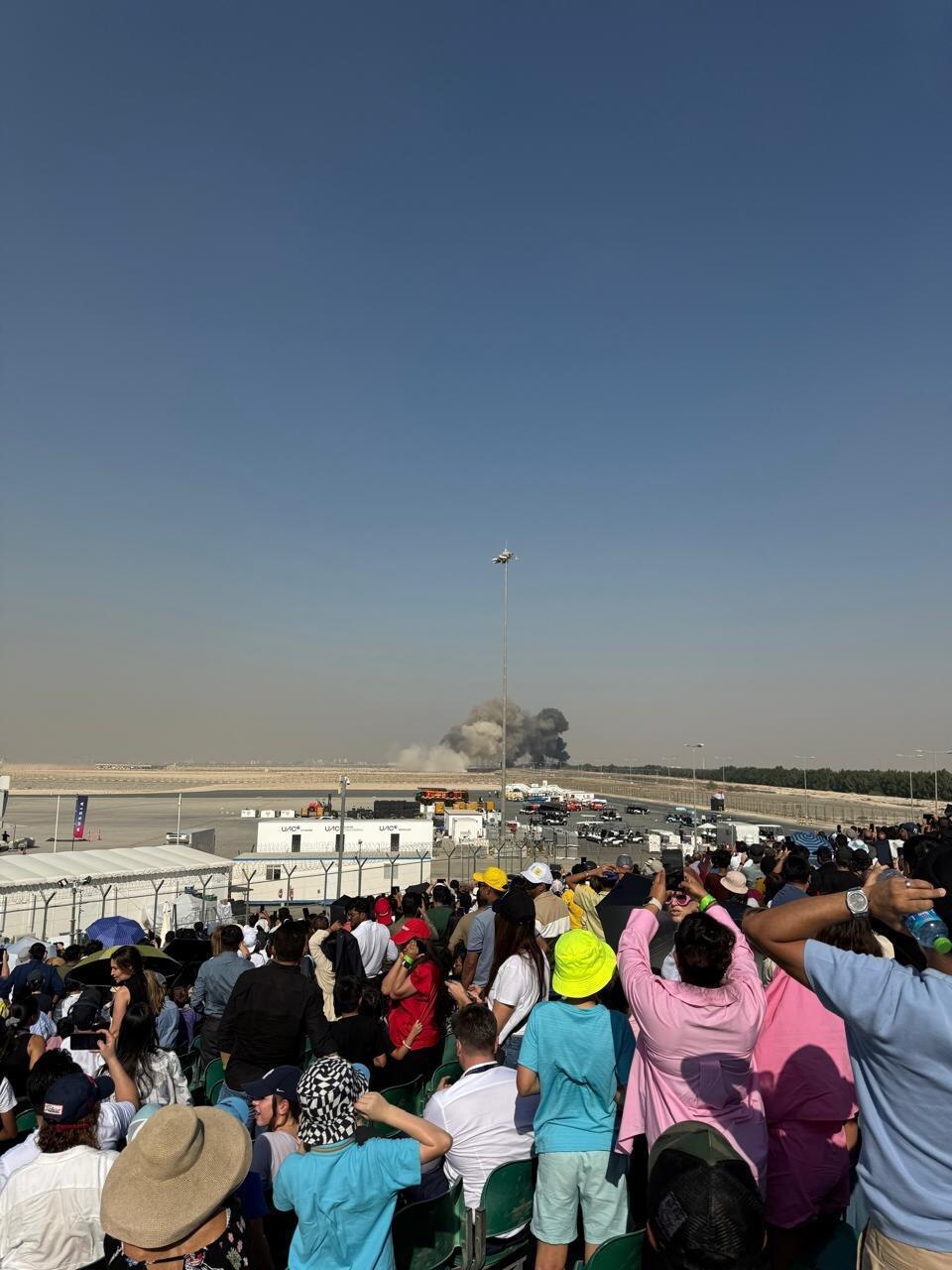 刚漏油，又在全世界面前坠机，印度空军LCA“光辉”已经不能用正常飞机来解释。20