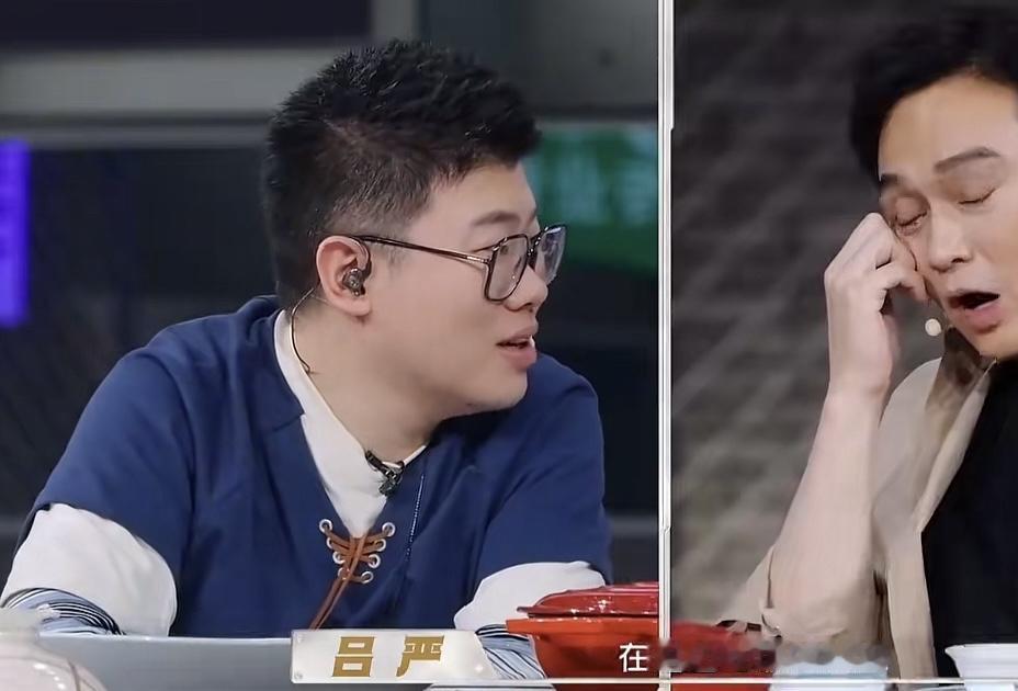 袁咏仪嫌弃张智霖在节目里吃的太多了，张智霖说大家都在猛吃。袁咏仪：“你就不要吃