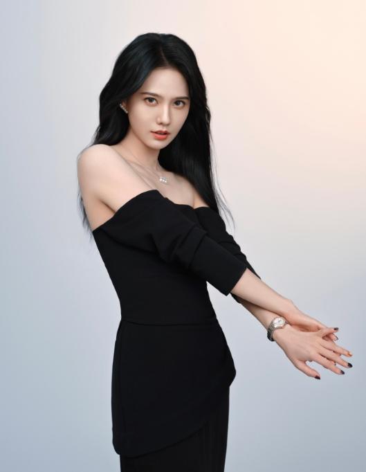 🖤姜佩瑶姐姐留长发简直美到让人窒息啦[捂脸哭]我本来还觉得她短发就已经美出