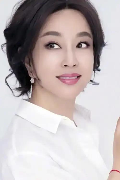 这个世界上我最想不通的人，就是刘晓庆了！你说她都76岁了，无儿无女，要那么多