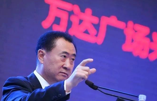 1986年，已经是大连陆军学院管理处副处长的王健林，却选择了转业。很多人都感到很