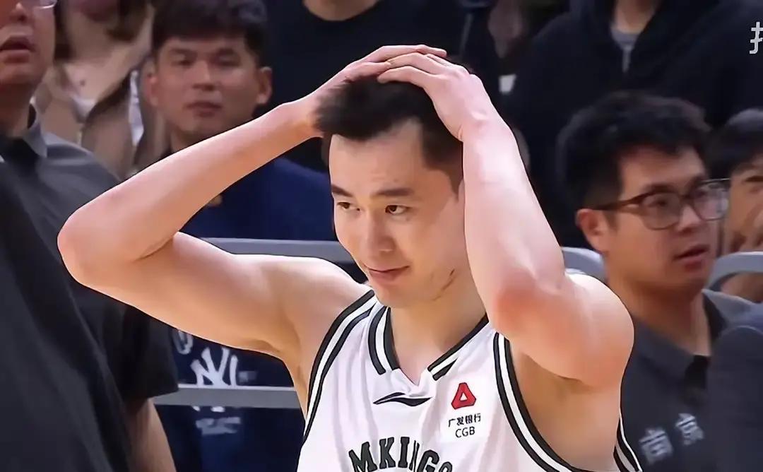 郭昊文正在打脸所有“国家队锋线答案在辽粤”的论调。看看数据：场均18.3分