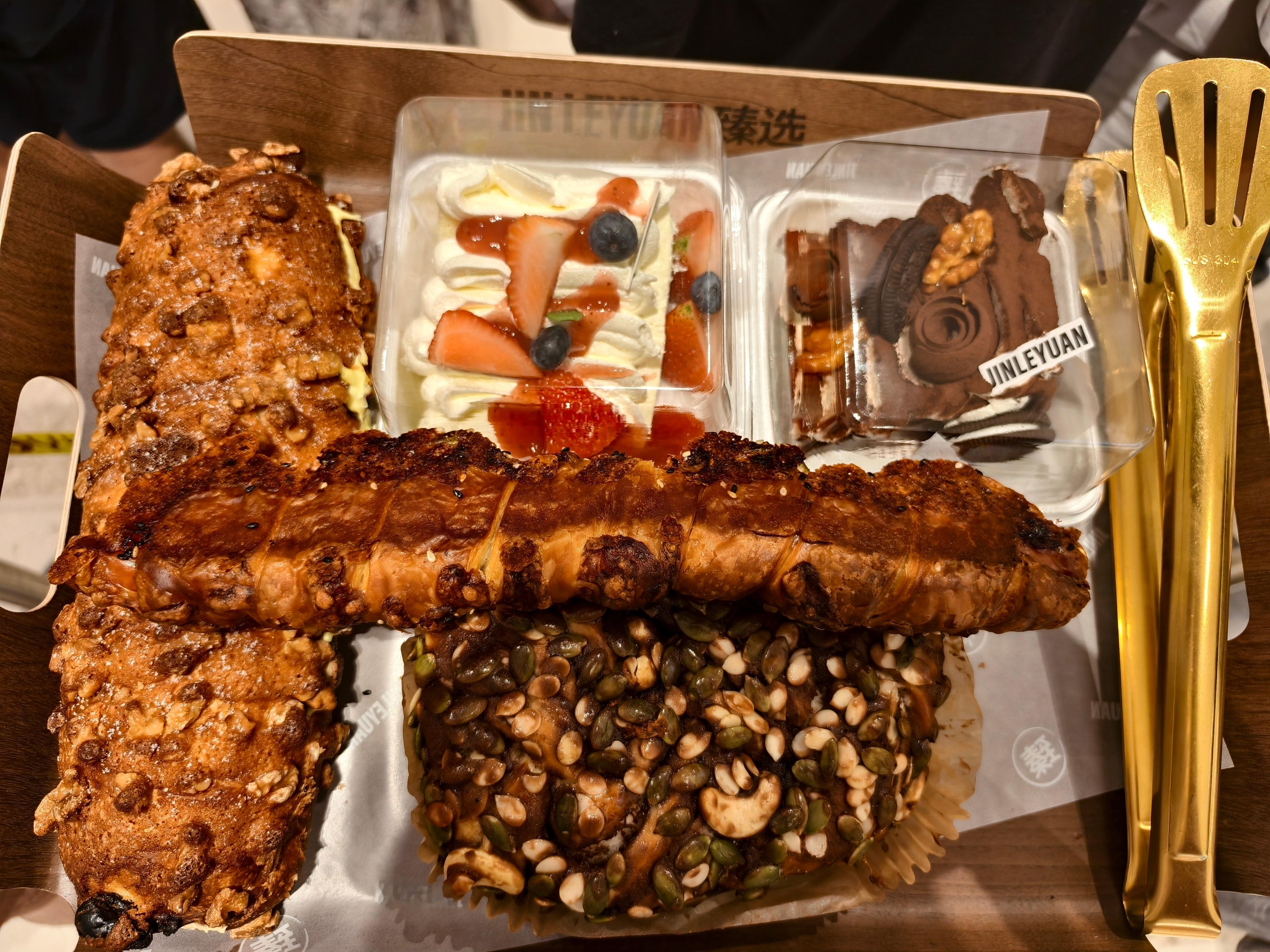 今晚不吃主食，搞点🍞得了​​​
