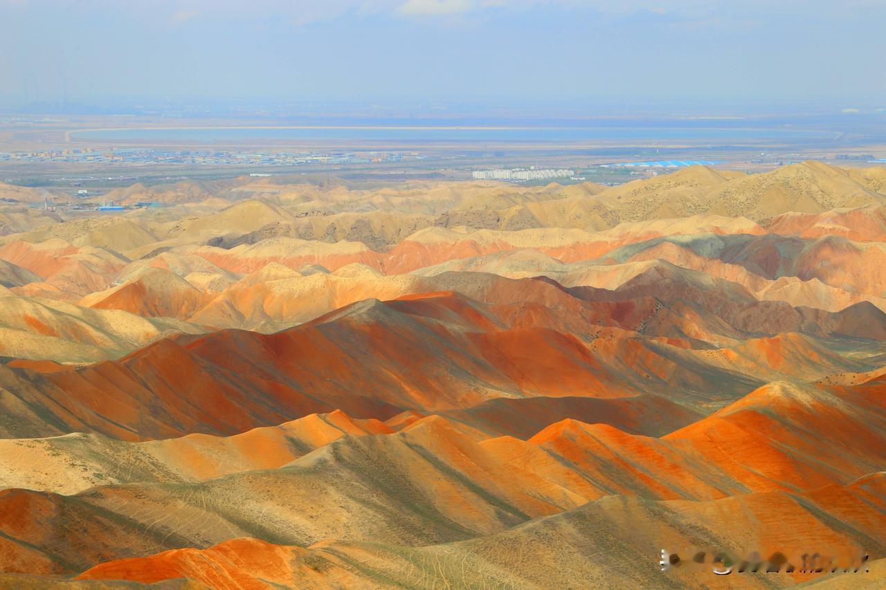 我是乌鲁木齐人，73年属牛的，今年53岁。今天早上，我乘坐303路公交车去上