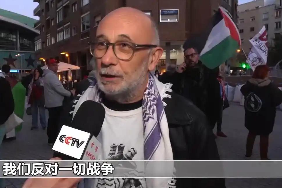 3月24号西班牙马德里彻底被挤爆，无数民众聚集在市中心的萨尔瓦多·达利广场，一场