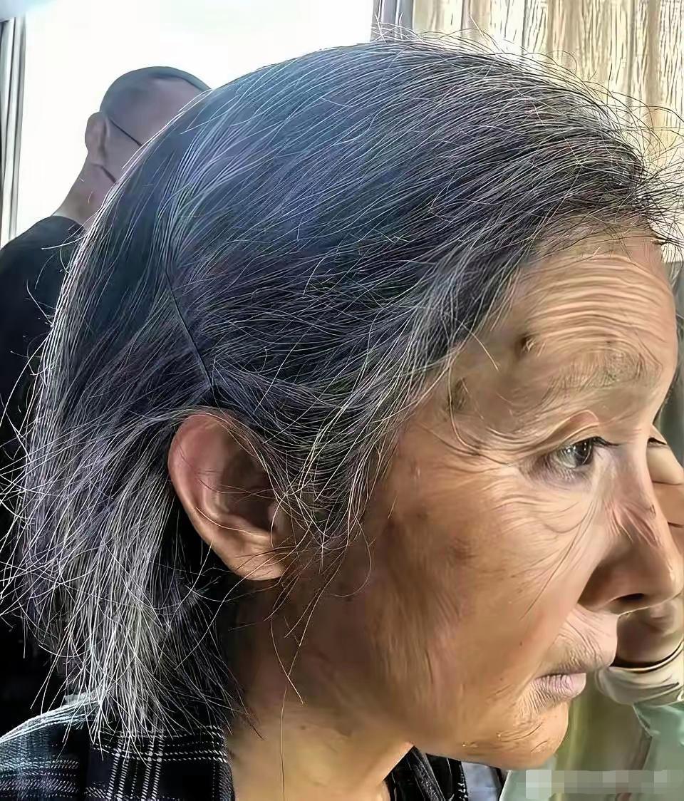 真的不敢信！这居然是杨幂！化妆师的手艺直接封神了！看到这样的造型，确实会忍不住感