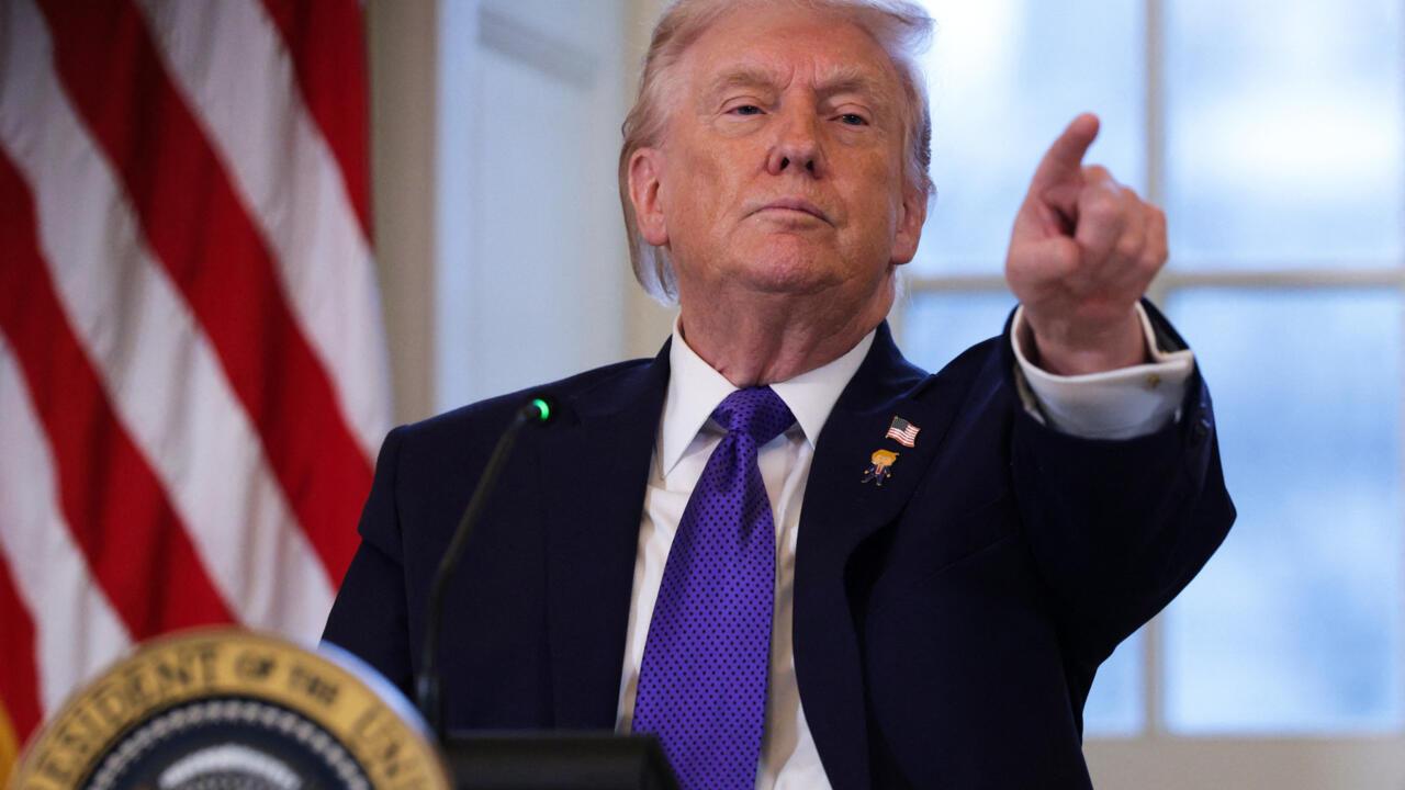 法新社今天报道：“美国总统特朗普近日再度就俄乌战争发表强硬谈话，直言俄罗斯总统普