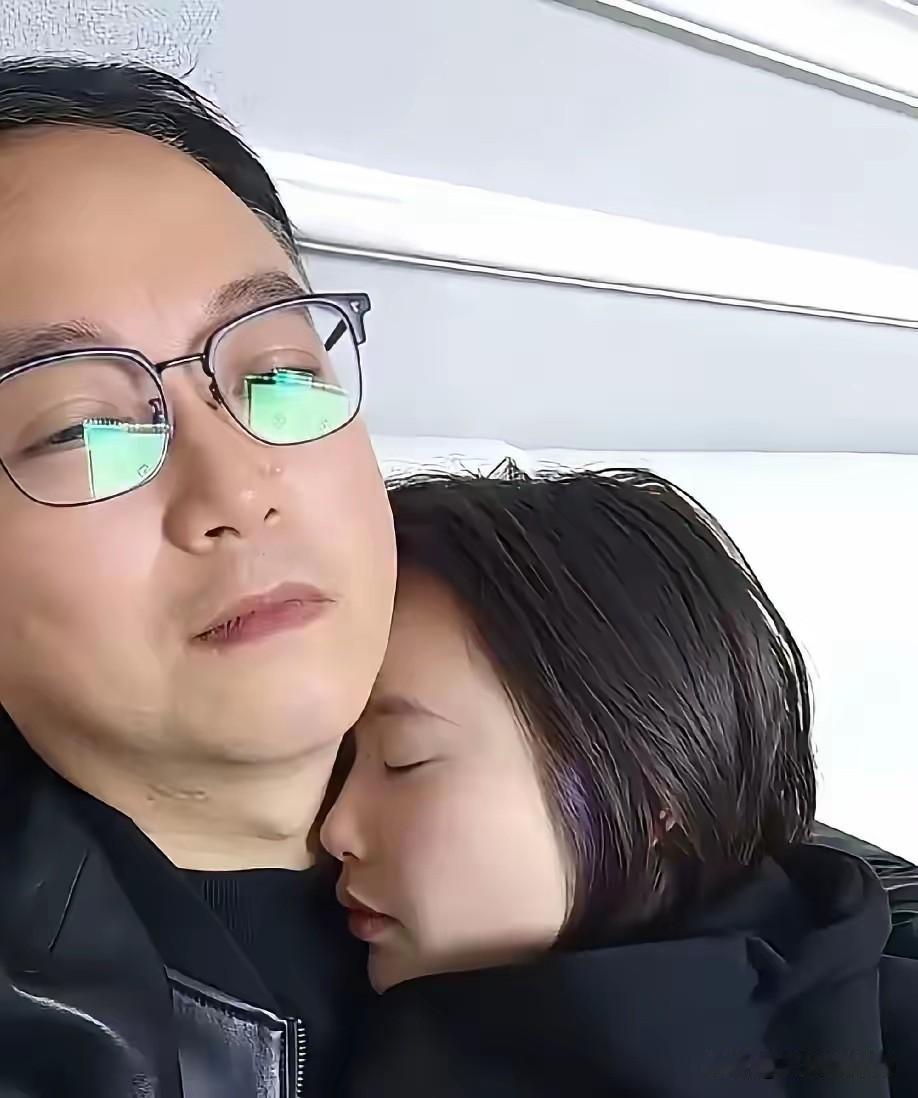 同一屋檐下的陌生人我老婆35岁，子宫全切了。而我，才37岁。她从那天回家后，就