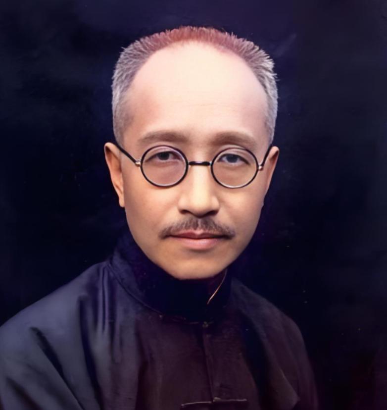 1953年9月18日，毛泽东在会场当众怒斥梁漱溟，全场几百人噤若寒蝉。会后没几天