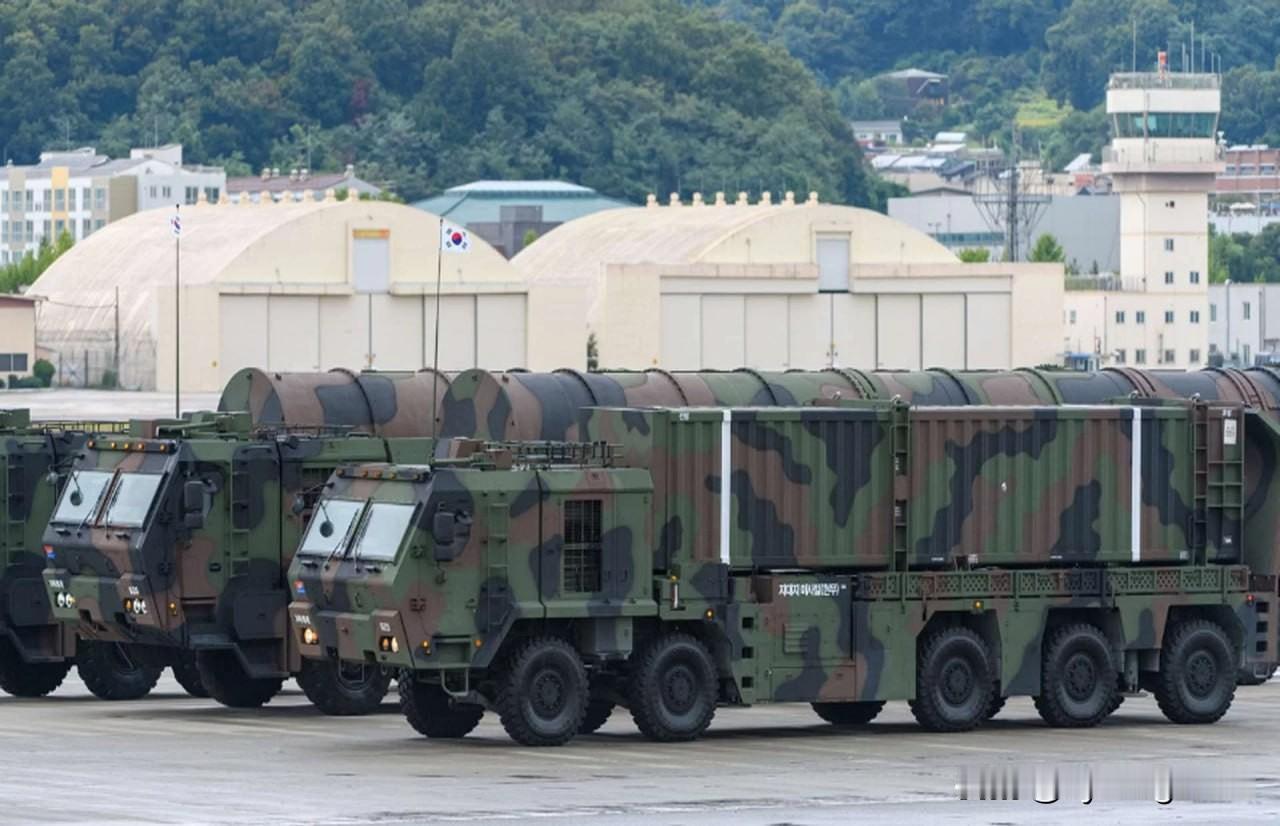 🇰🇷🇰🇵韩国已开始量产玄武-5型导弹。10月17日，韩国国防部长安