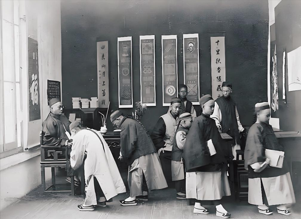 举人中第，全家躺赢！妻子从民妇变夫人，子女成官宦，族谱单开…一人中举，全家“翻