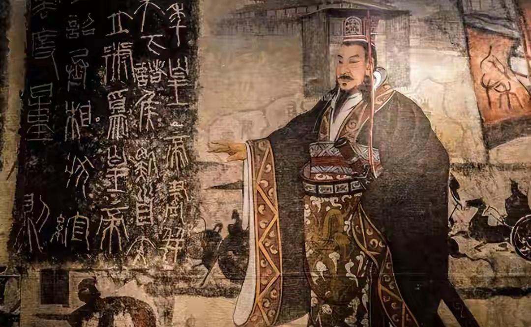 公元前221年，秦始皇让丞相李斯搞出一套标准字体。小篆圆润端庄，刻在泰山石头上，