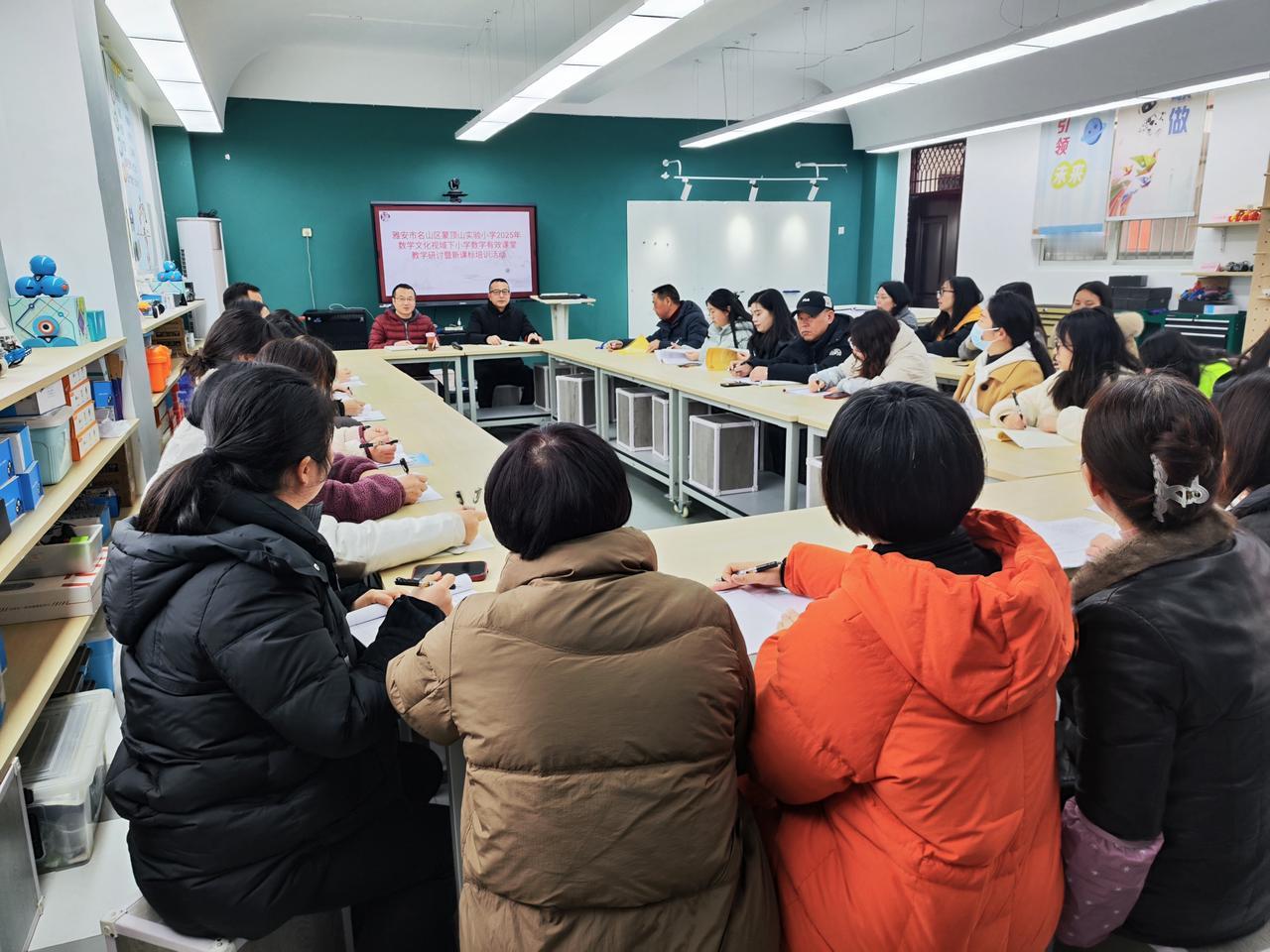 一个乡村教师视角：校园里校长与书记的现实博弈身在偏远乡镇中学教书多年，日日