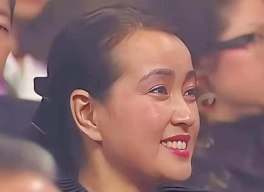 看这张脸，你能一眼认出，这是哪位很火的明星吗？