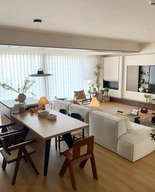 闺蜜当初看房时，被销售忽悠着买了传统竖厅，现在肠子都悔青了！她哭着跟我说，一样的