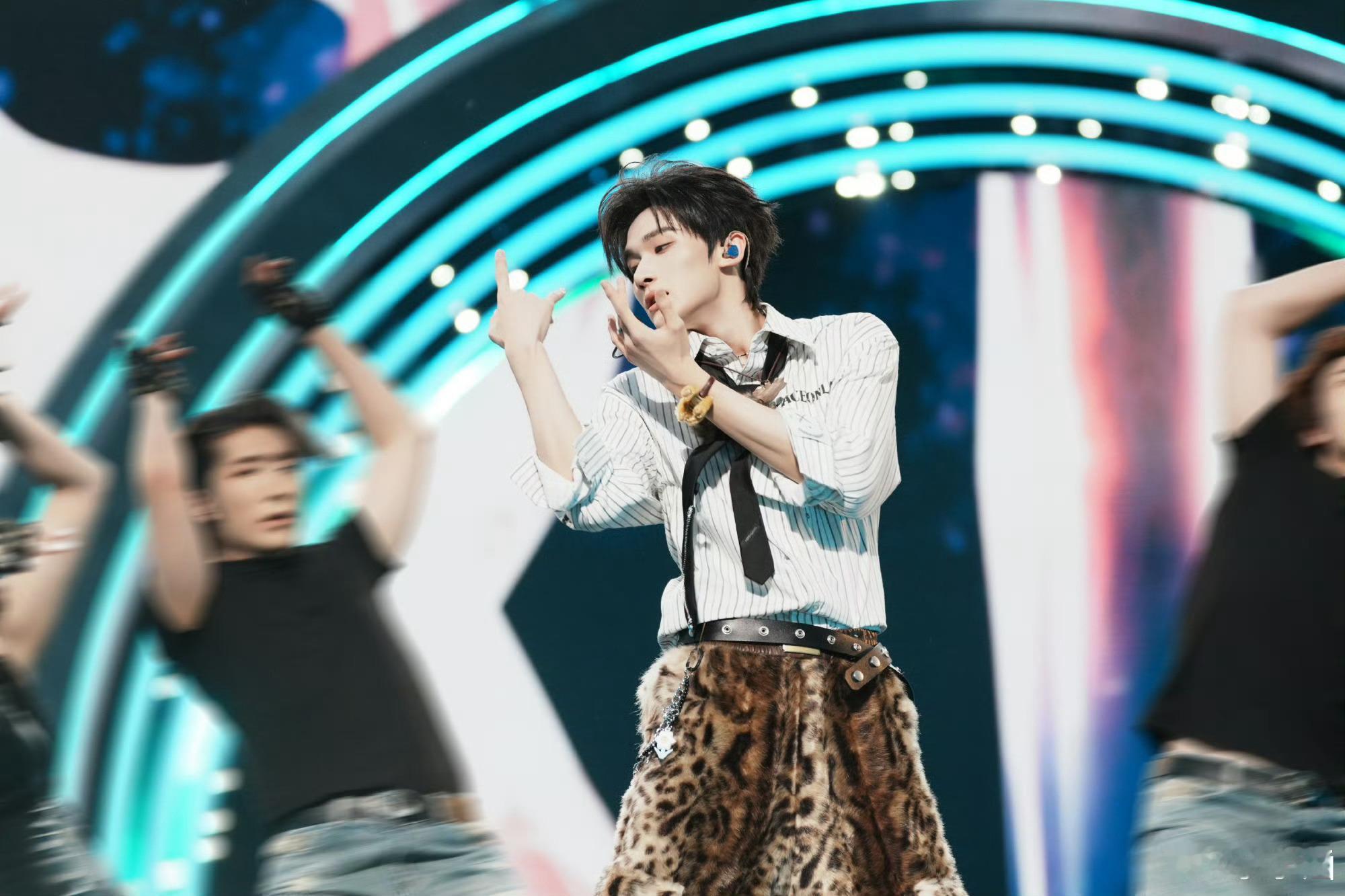 余宇涵无畏契约巅峰高校赛余宇涵新活动预热！即将参加无畏契约巅峰高校赛！4月27