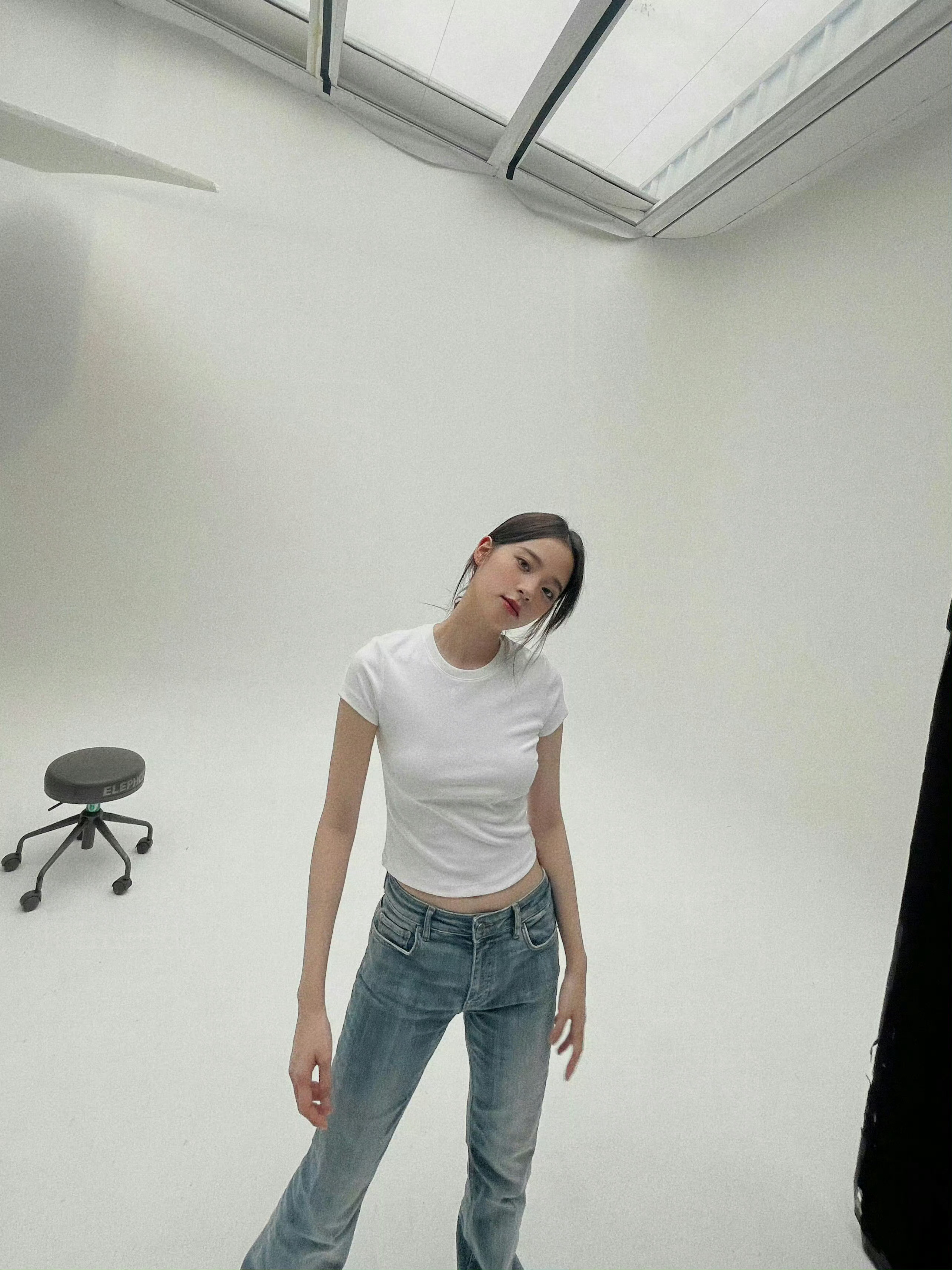 欧阳娜娜小吊带很有女人味很性感