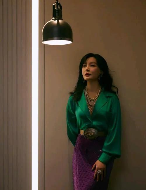 最近陈数聊起自己的感情经历，真的太有意思了！她带<em>赵胤胤</em>回家见老爸的时候，她爸打量