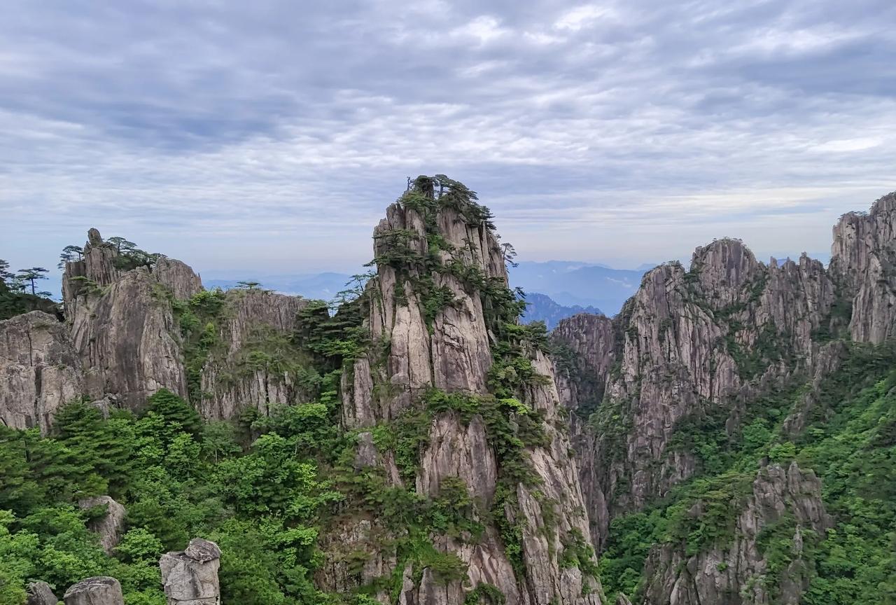 记住：“当听到别人的废话和恶意时，不要回应。”有的人天生就是杠精，你说黑的，他