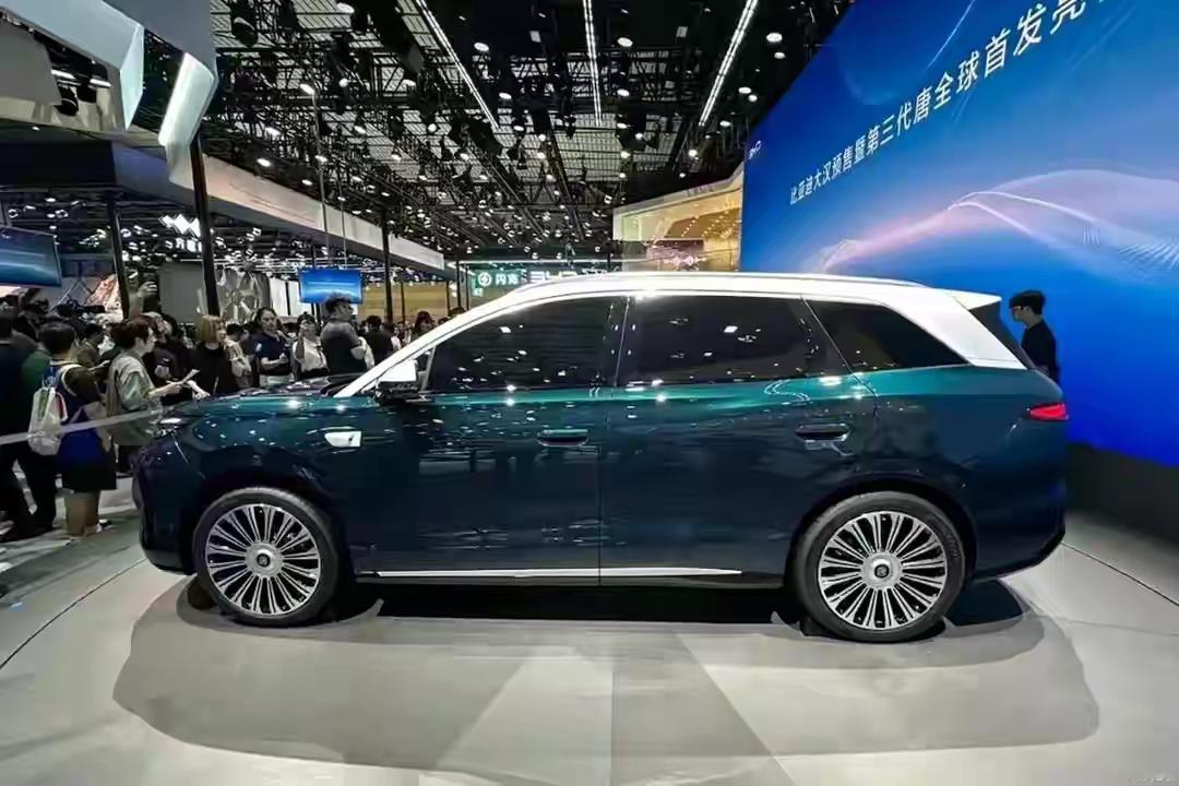 850km续航+空悬第三代比亚迪唐大胆改款