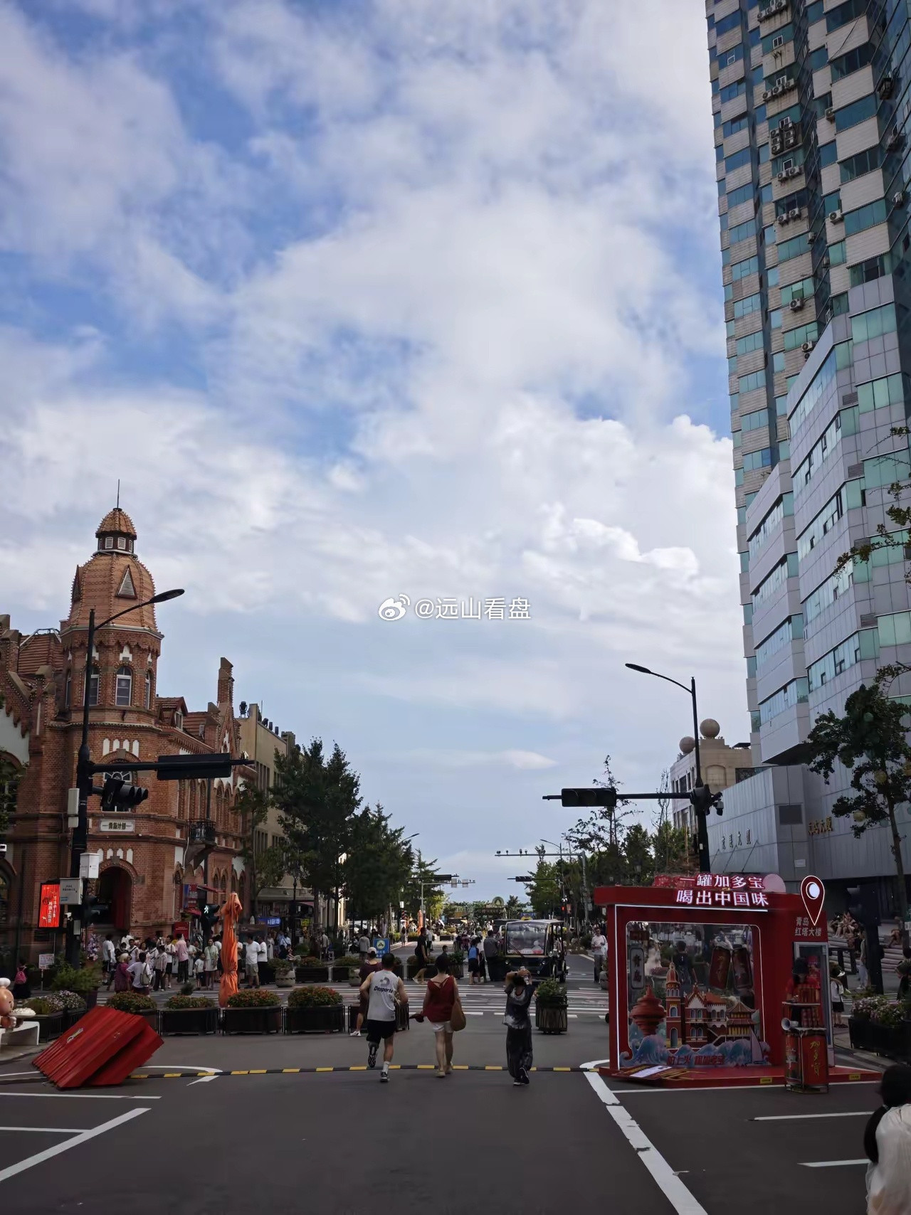 从当前宇树科技的股价走势再结合王兴兴上市时候的表情，我基本可以得出结论：宇树是被