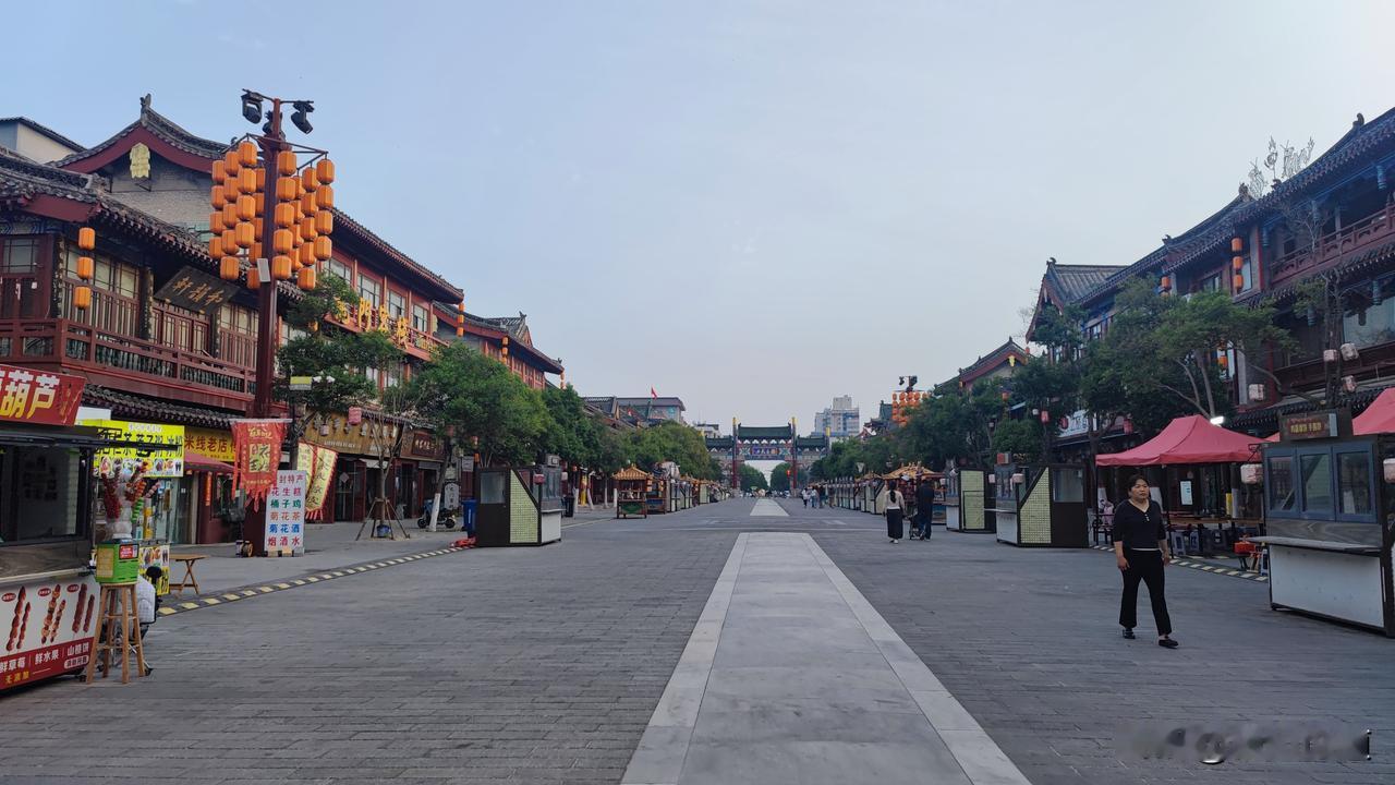 晒出你的本地生活许久未曾去开封的宋都御街瞧瞧了。今日去转了一圈，发觉这条街道
