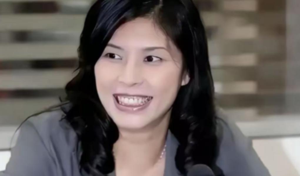 郑丽文真是太聪明了！主持人给她挖了一个大坑，问她去大陆先见谁。这摆明了就是想给她